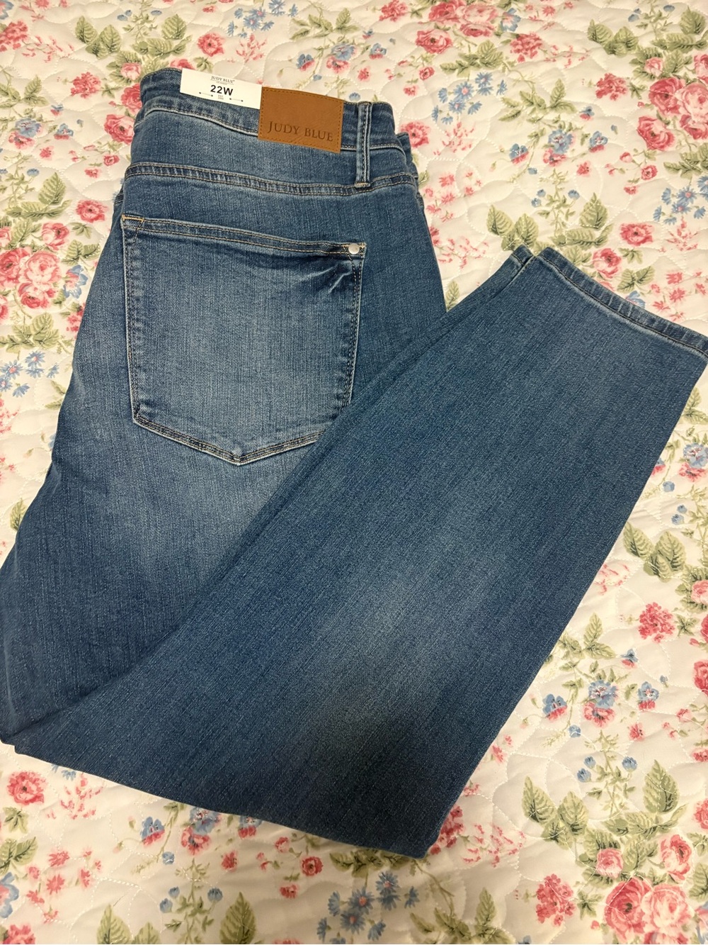 Judy Blue The Natalie Tummy Control Jeans in Medium Blue Wash